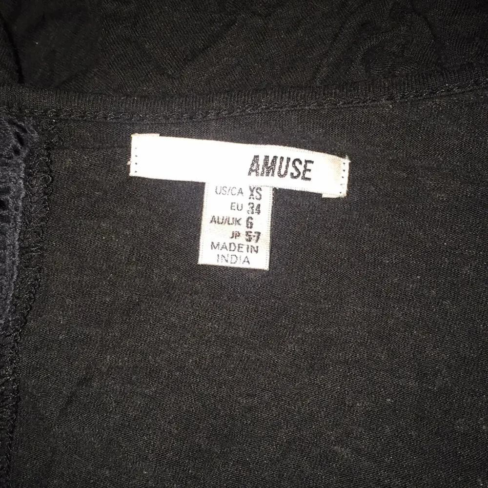 Cute top shorter in the front longer in the back.